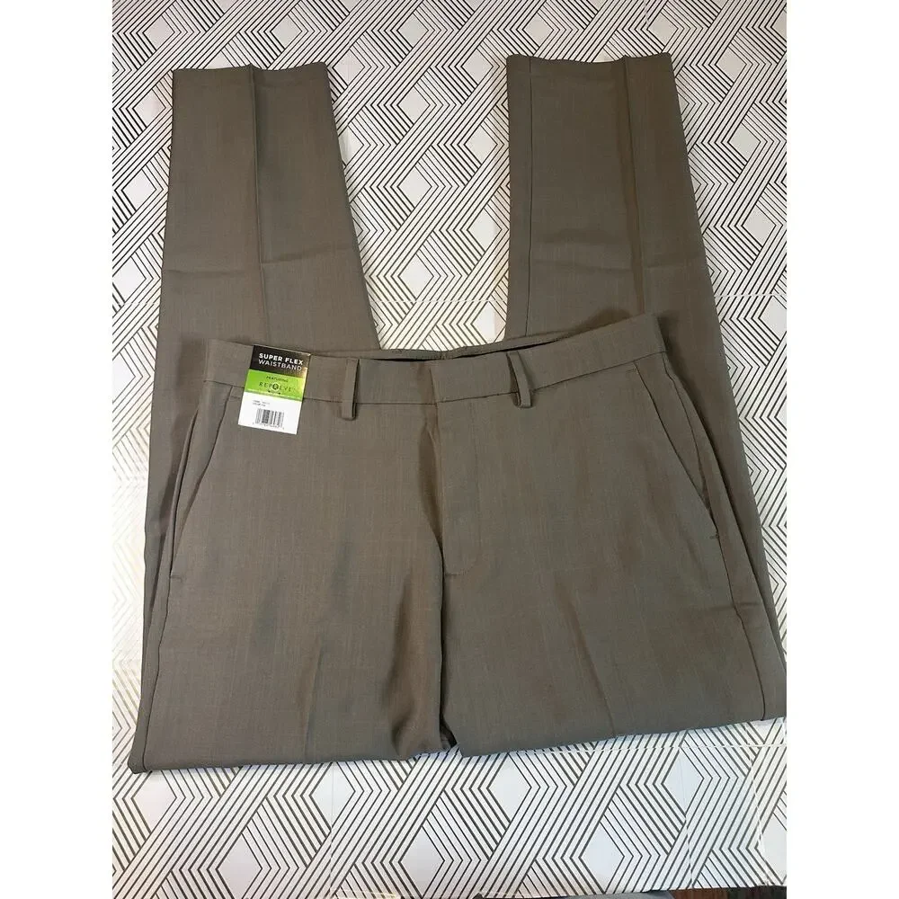 Haggar Dress Pants Men’s 32x32 W/ Superflex Waistband Tan Classic Fit